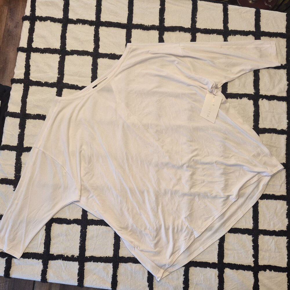 NEW Athleta 1X White Ease In Top 3/4 Sleeve Yoga Dance Wicking - Picture 6 of 8